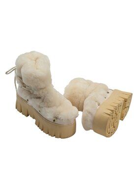 My Sunday Ski Lug Tread Shearling Snow Boots in Short Cream